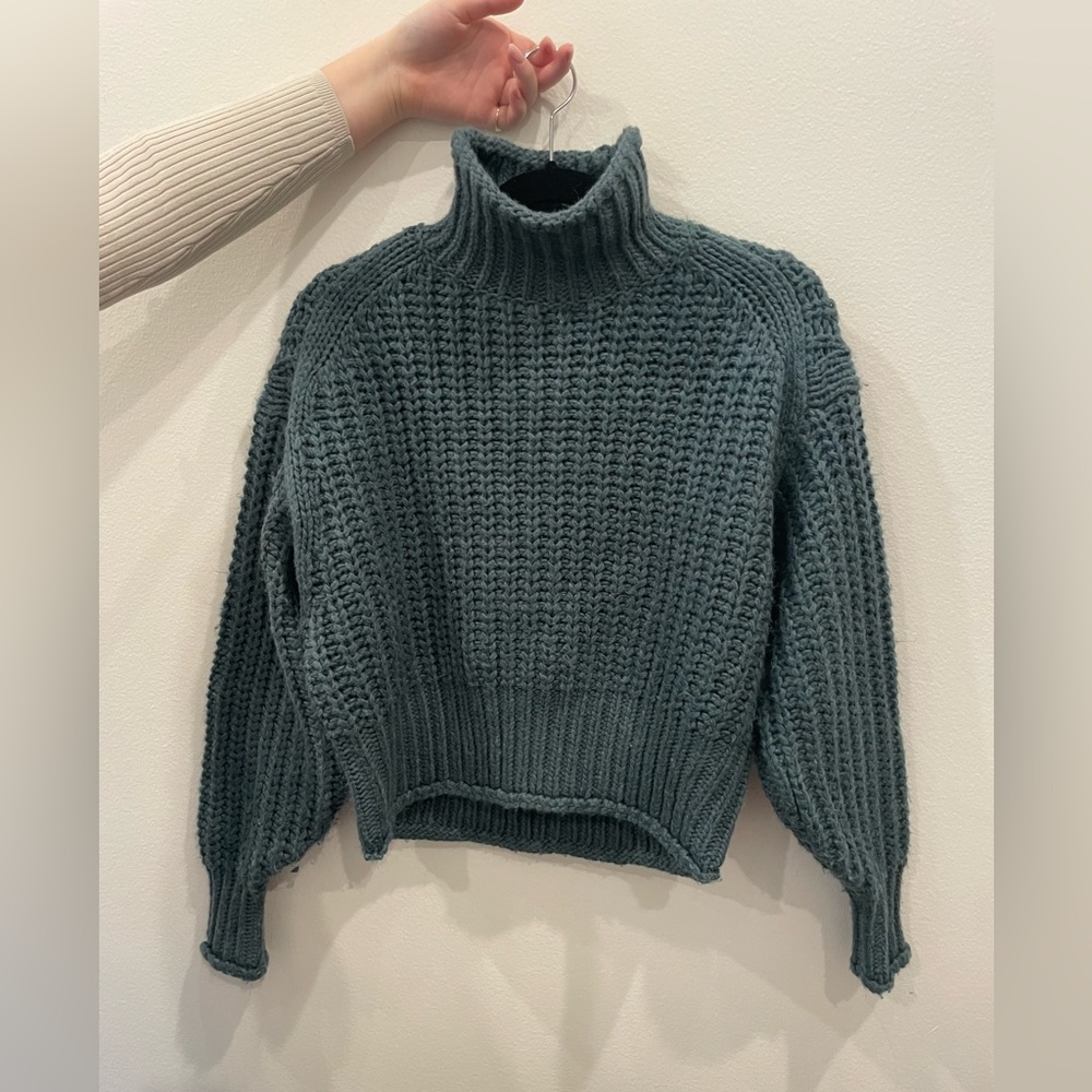 H&M TURTLENECK SWEATER
